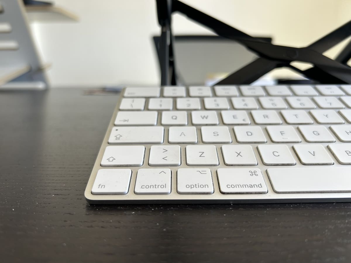 The ctrl and option keys side by side